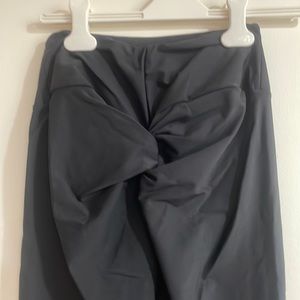 Black leggings scruntch butt